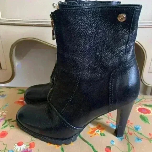 love moschino zipper ankle boots - Picture 2 of 5